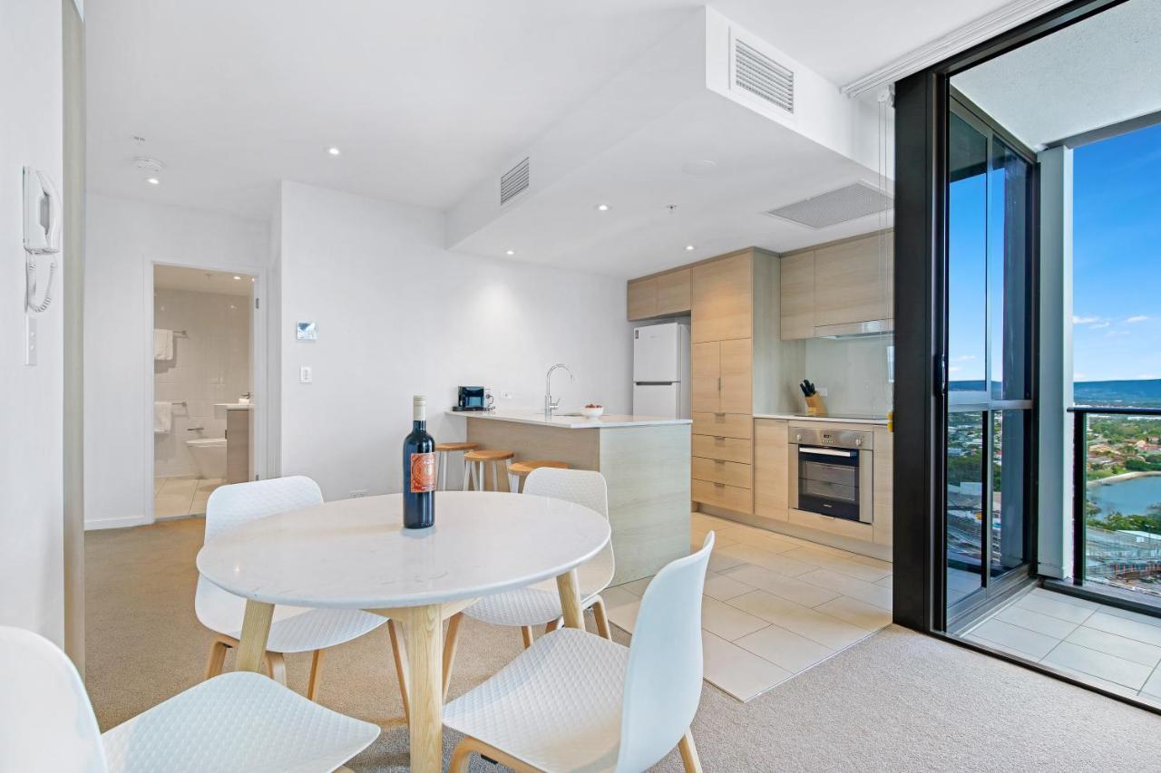 The Eureka Gold Coast Residence On Broadbeach エクステリア 写真