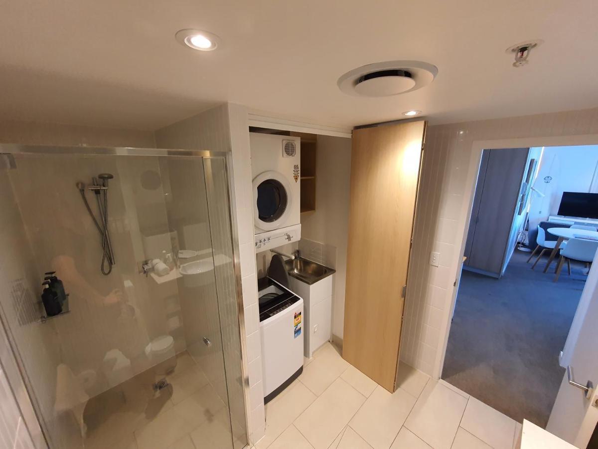 The Eureka Gold Coast Residence On Broadbeach エクステリア 写真